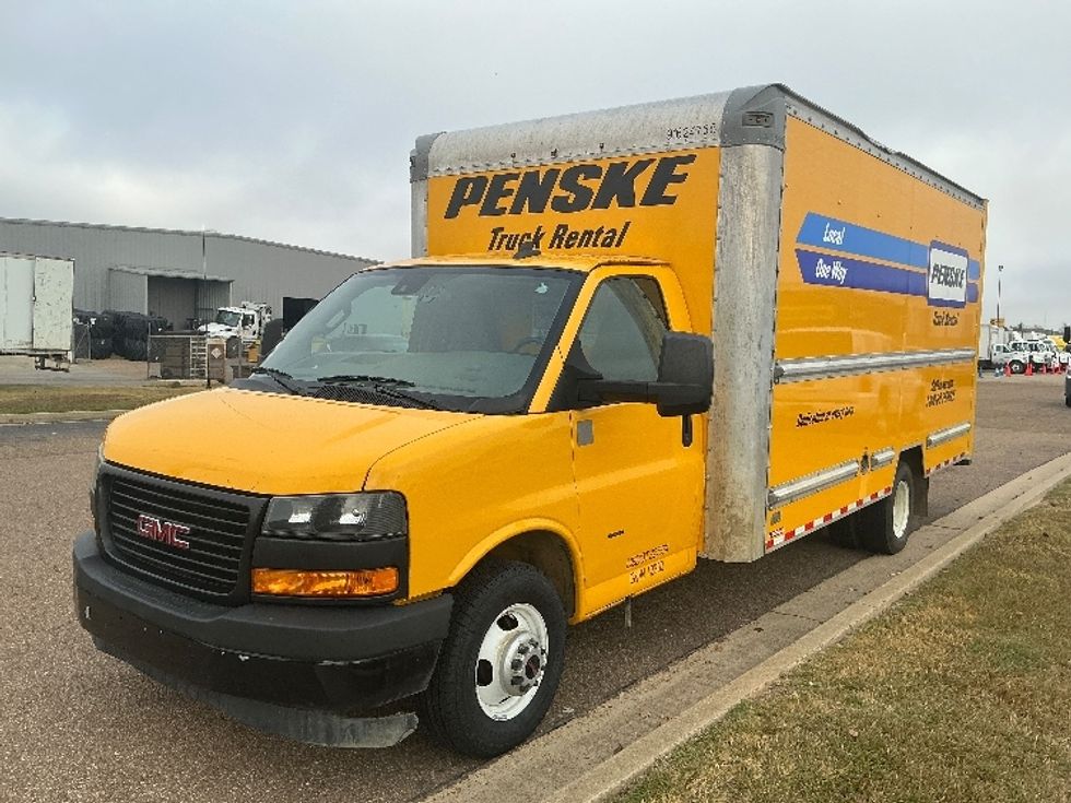 Light Duty Box Truck-Light and Medium Duty Trucks-GMC-2022-Savana G33903-Richland-MS-113,869\n\t\tmiles-$ 25,500 - Image 3