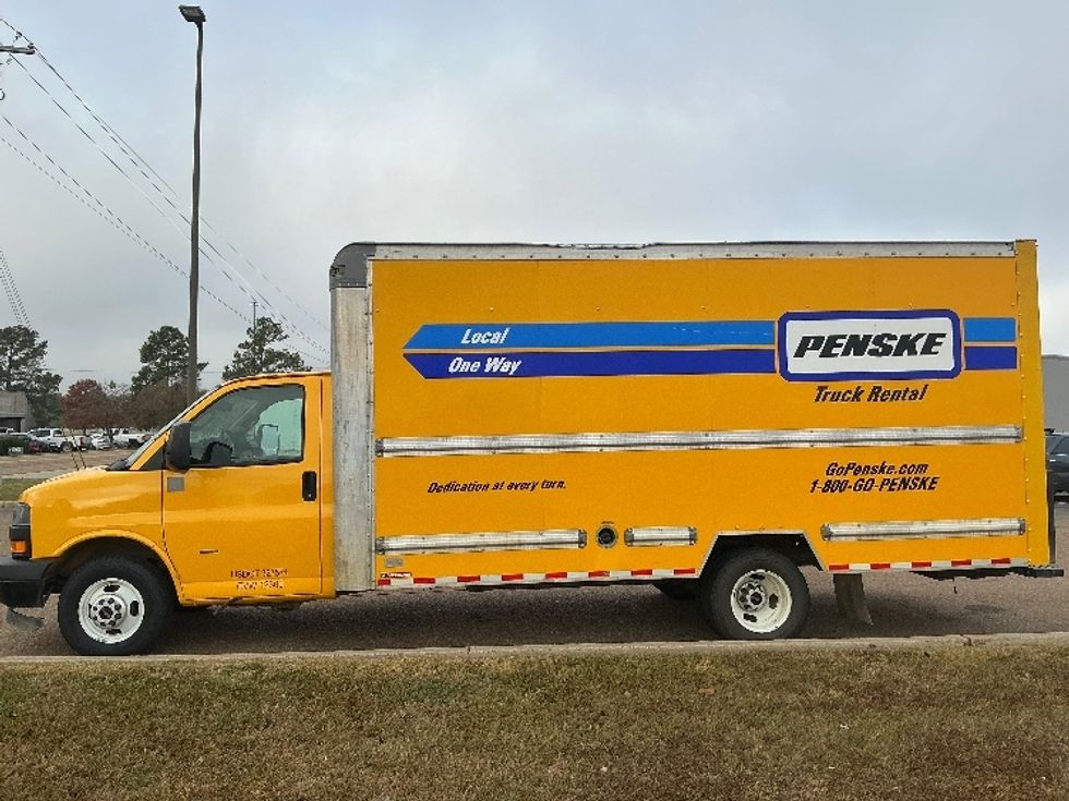 Light Duty Box Truck-Light and Medium Duty Trucks-GMC-2022-Savana G33903-Richland-MS-113,869\n\t\tmiles-$ 25,500 - Image 4
