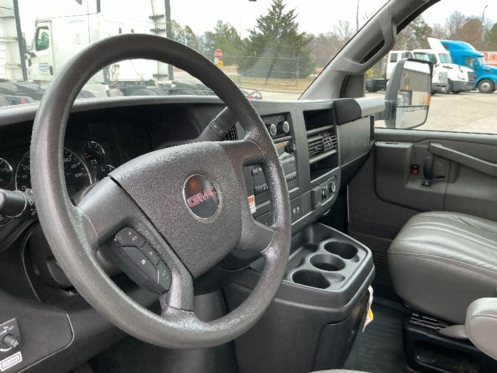 Light Duty Box Truck-Light and Medium Duty Trucks-GMC-2022-Savana G33903-Richmond-VA-52,298\n\t\tmiles-$ 49,000 - Image 17