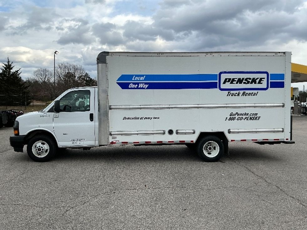 Light Duty Box Truck-Light and Medium Duty Trucks-GMC-2022-Savana G33903-Richmond-VA-52,298\n\t\tmiles-$ 49,000 - Image 4