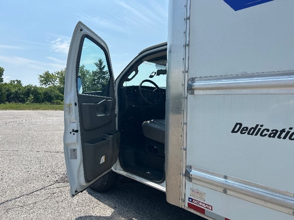 Light Duty Box Truck-Light and Medium Duty Trucks-GMC-2022-Savana G33903-Rochester-NY-51,315\n\t\tmiles-$ 39,250 - Image 16