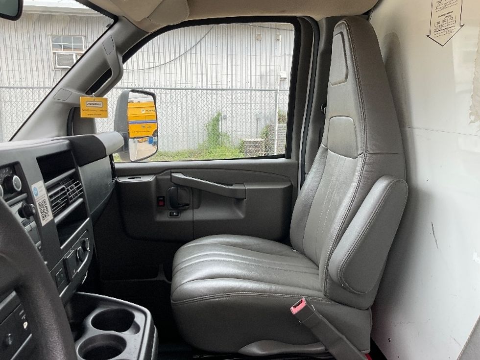 Light Duty Box Truck-Light and Medium Duty Trucks-GMC-2022-Savana G33903-Round Rock-TX-115,883\n\t\tmiles-$ 30,000 - Image 16