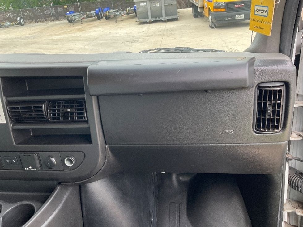 Light Duty Box Truck-Light and Medium Duty Trucks-GMC-2022-Savana G33903-Round Rock-TX-115,883\n\t\tmiles-$ 30,000 - Image 18