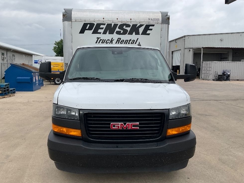 Light Duty Box Truck-Light and Medium Duty Trucks-GMC-2022-Savana G33903-Round Rock-TX-115,883\n\t\tmiles-$ 30,000 - Image 2