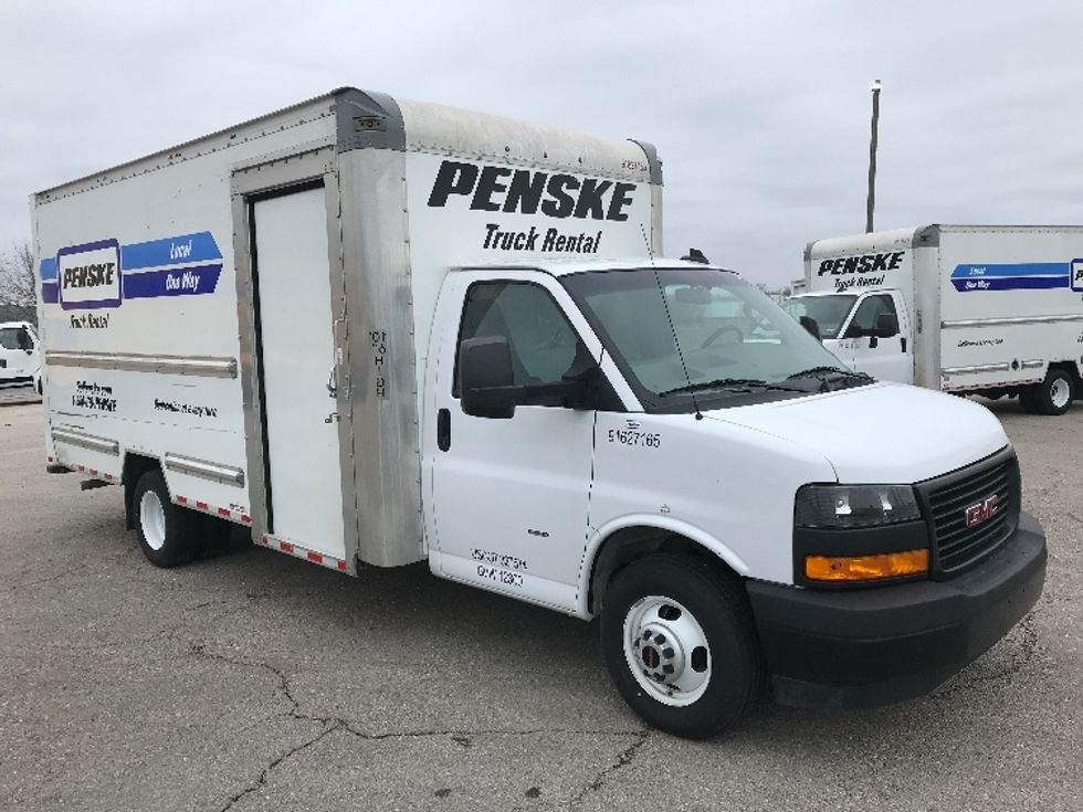 Light Duty Box Truck-Light and Medium Duty Trucks-GMC-2022-Savana G33903-Round Rock-TX-33,547\n\t\tmiles-$ 45,250 - Image 1