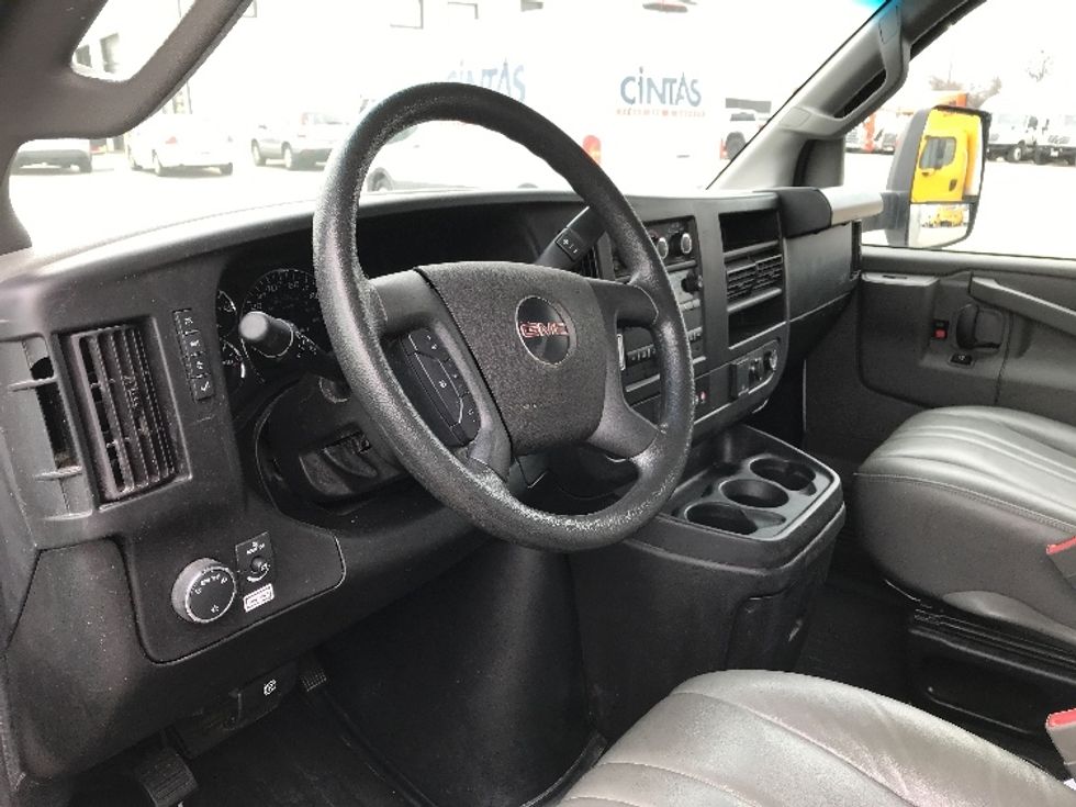 Light Duty Box Truck-Light and Medium Duty Trucks-GMC-2022-Savana G33903-Round Rock-TX-33,547\n\t\tmiles-$ 45,250 - Image 16