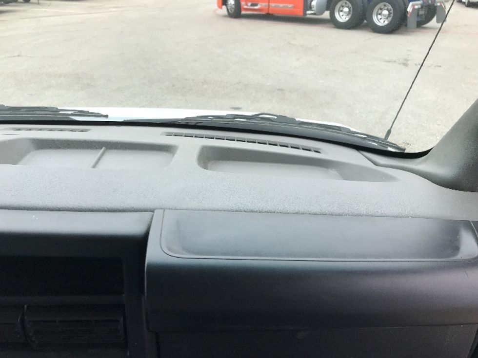 Light Duty Box Truck-Light and Medium Duty Trucks-GMC-2022-Savana G33903-Round Rock-TX-33,547\n\t\tmiles-$ 45,250 - Image 20