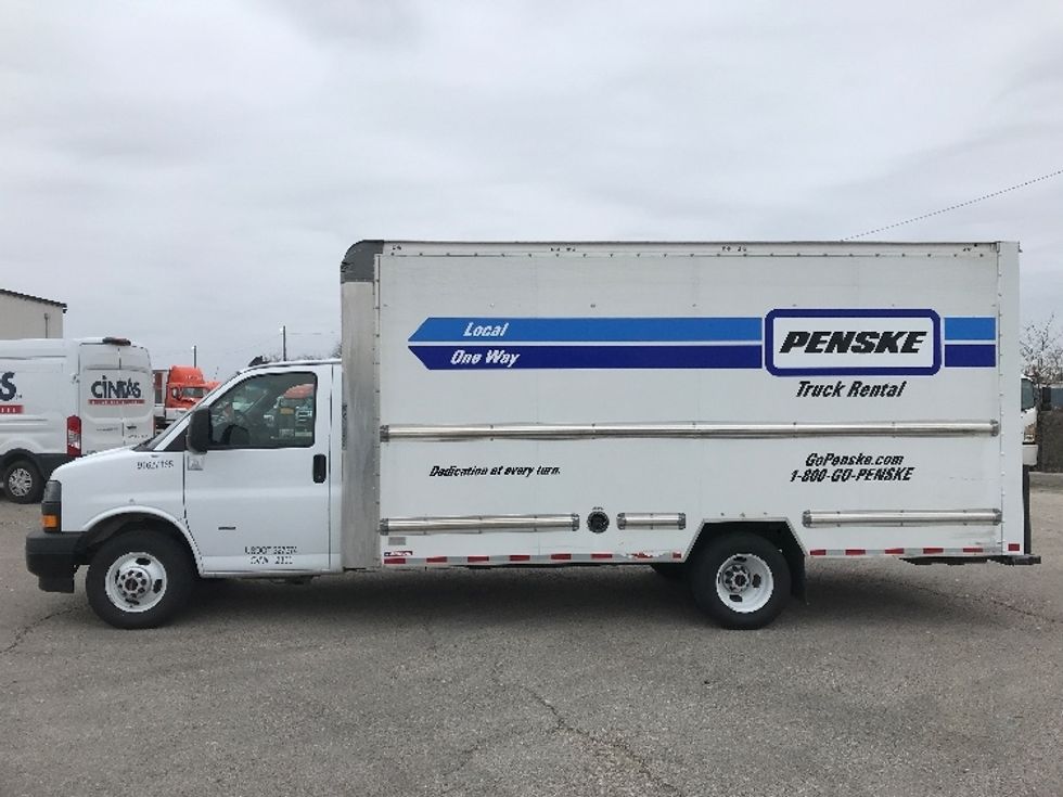 Light Duty Box Truck-Light and Medium Duty Trucks-GMC-2022-Savana G33903-Round Rock-TX-33,547\n\t\tmiles-$ 45,250 - Image 4