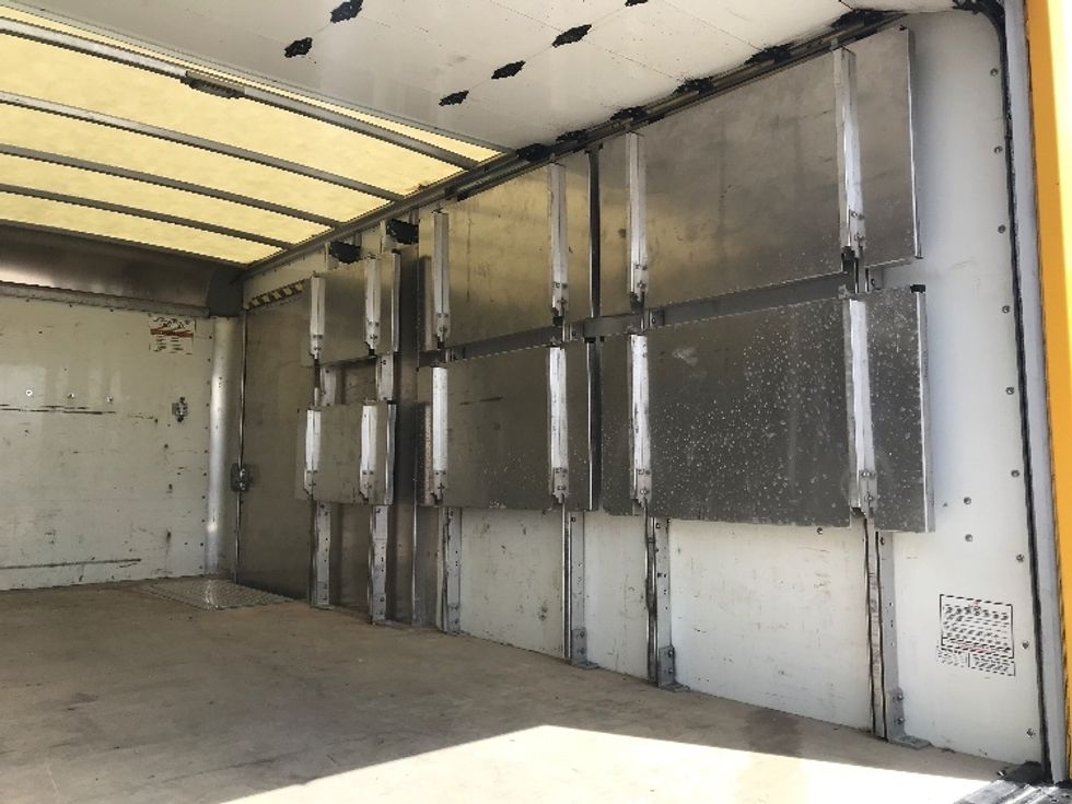 Light Duty Box Truck-Light and Medium Duty Trucks-GMC-2022-Savana G33903-Round Rock-TX-39,995\n\t\tmiles-$ 39,500 - Image 11