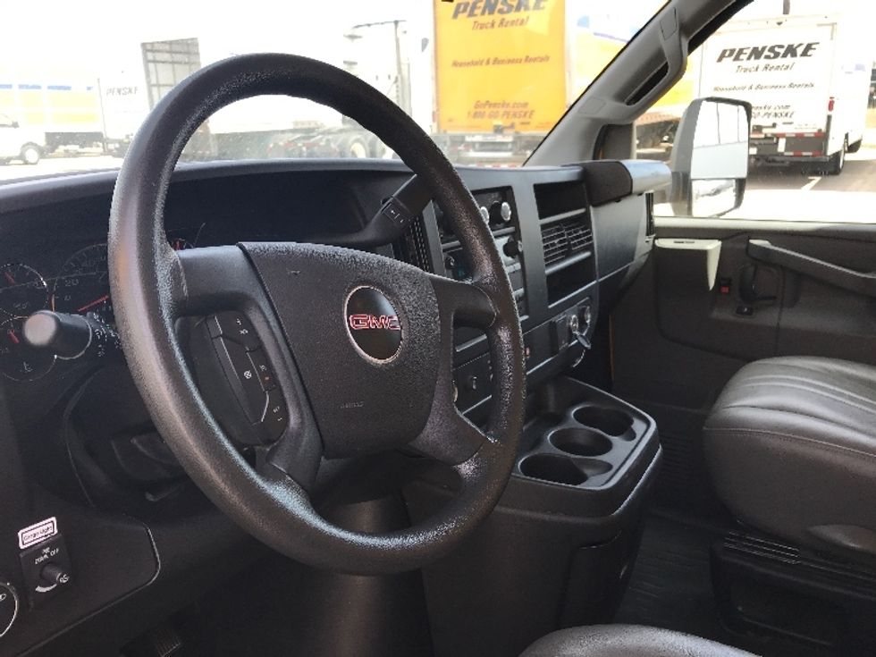 Light Duty Box Truck-Light and Medium Duty Trucks-GMC-2022-Savana G33903-Round Rock-TX-39,995\n\t\tmiles-$ 39,500 - Image 16