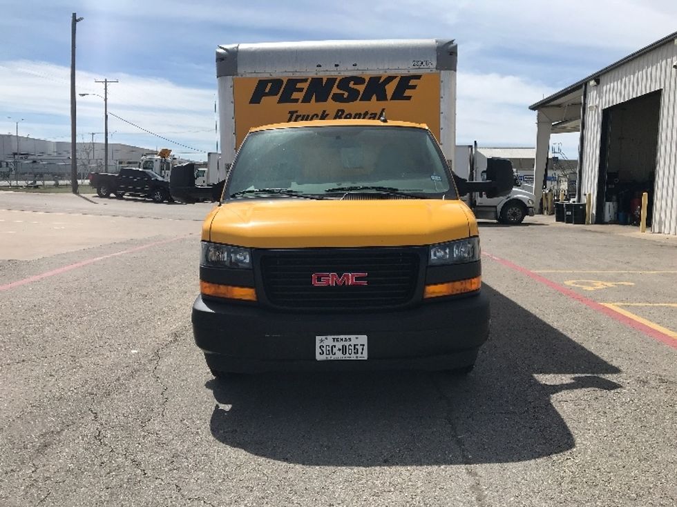 Light Duty Box Truck-Light and Medium Duty Trucks-GMC-2022-Savana G33903-Round Rock-TX-39,995\n\t\tmiles-$ 39,500 - Image 2