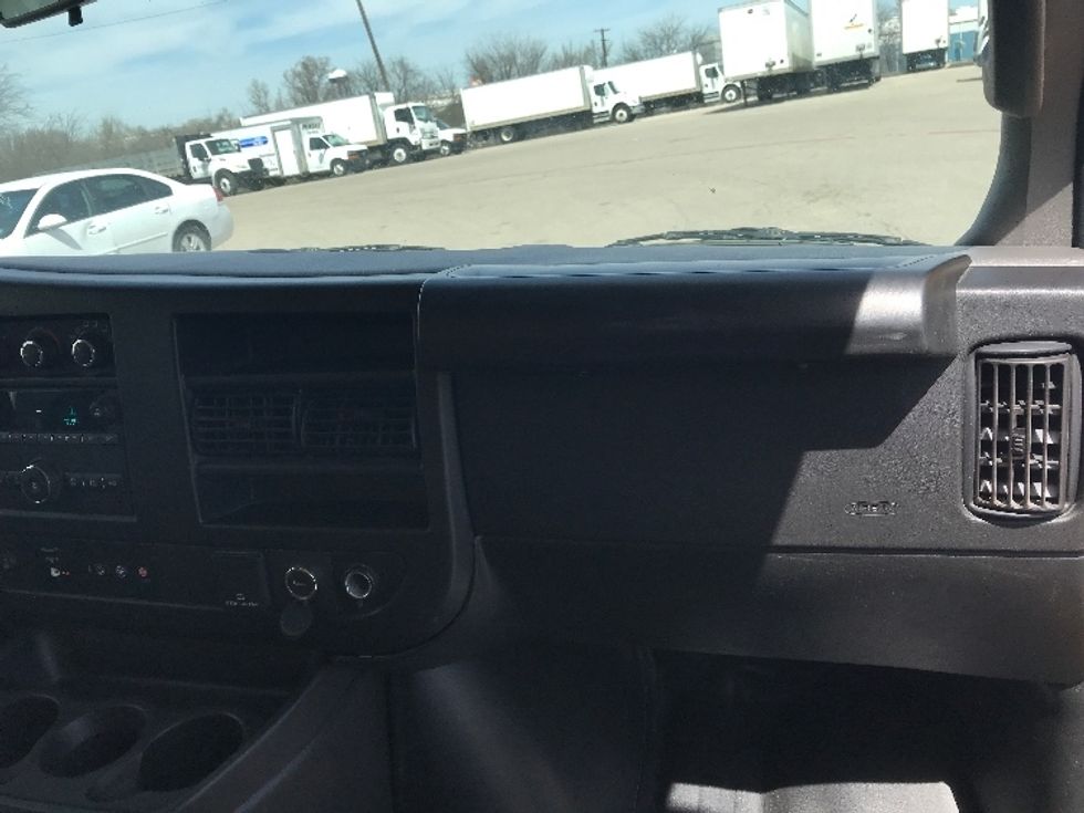 Light Duty Box Truck-Light and Medium Duty Trucks-GMC-2022-Savana G33903-Round Rock-TX-39,995\n\t\tmiles-$ 39,500 - Image 20