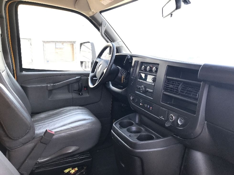 Light Duty Box Truck-Light and Medium Duty Trucks-GMC-2022-Savana G33903-Round Rock-TX-39,995\n\t\tmiles-$ 39,500 - Image 21