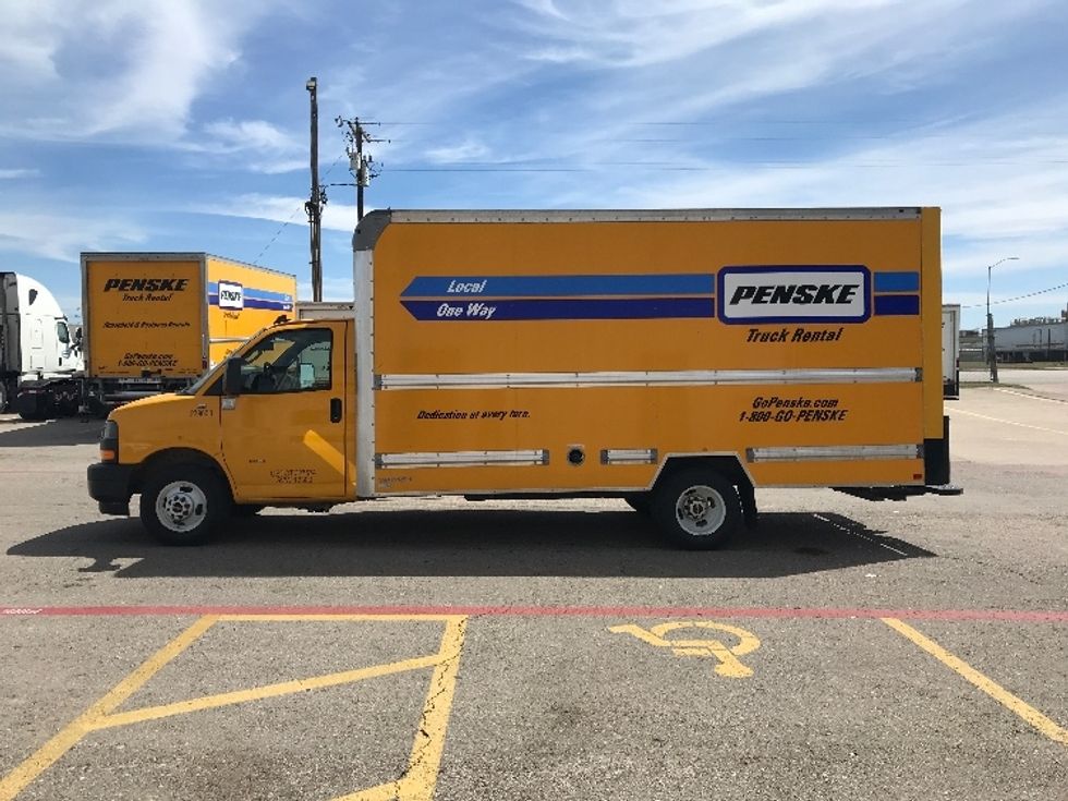 Light Duty Box Truck-Light and Medium Duty Trucks-GMC-2022-Savana G33903-Round Rock-TX-39,995\n\t\tmiles-$ 39,500 - Image 4