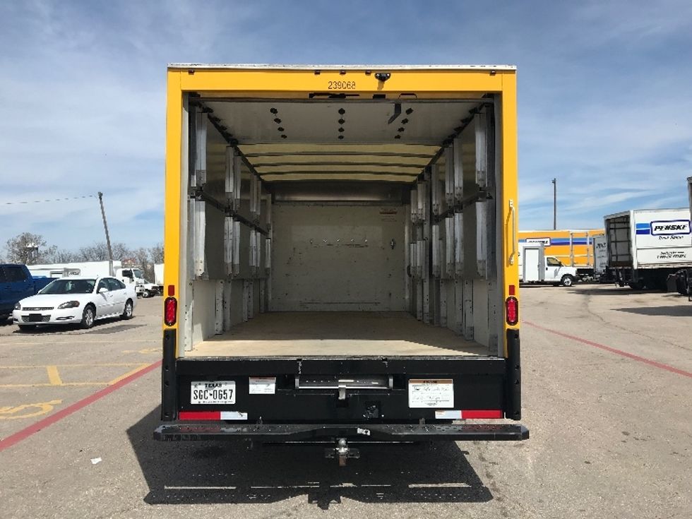 Light Duty Box Truck-Light and Medium Duty Trucks-GMC-2022-Savana G33903-Round Rock-TX-39,995\n\t\tmiles-$ 39,500 - Image 8