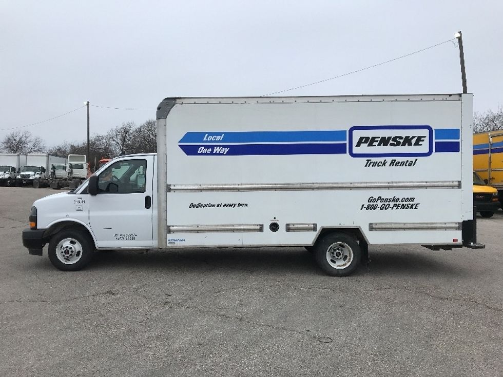 Light Duty Box Truck-Light and Medium Duty Trucks-GMC-2022-Savana G33903-Round Rock-TX-53,187\n\t\tmiles-$ 43,000 - Image 4