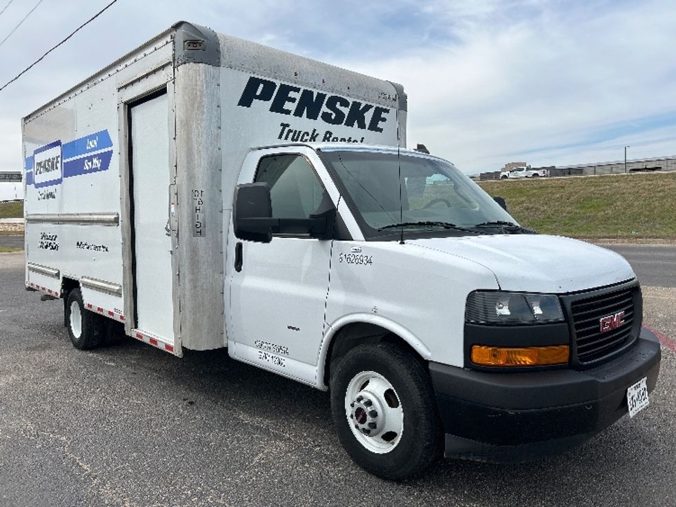 Light Duty Box Truck-Light and Medium Duty Trucks-GMC-2022-Savana G33903-Round Rock-TX-62,558\n\t\tmiles-$ 41,750 - Image 1
