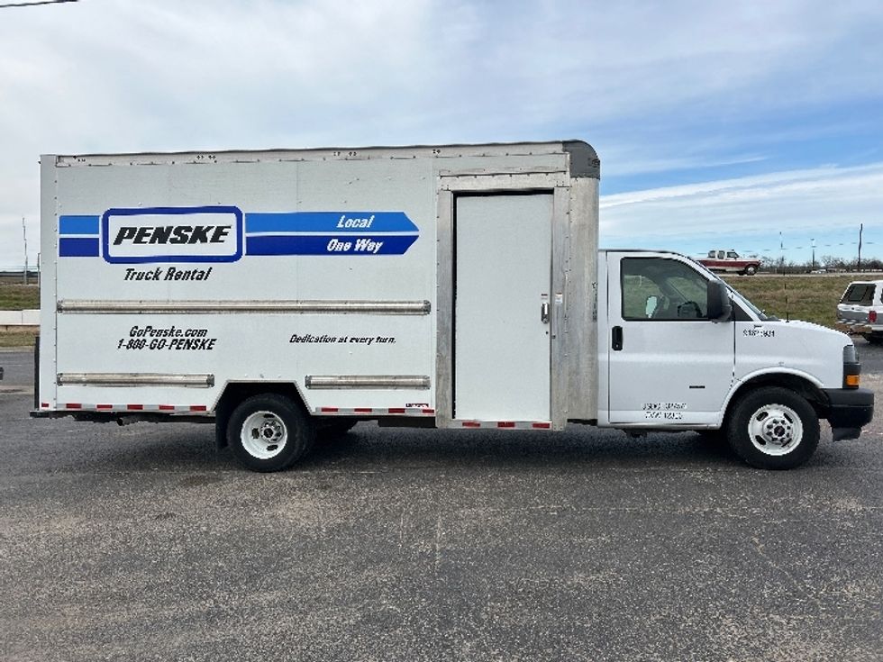 Light Duty Box Truck-Light and Medium Duty Trucks-GMC-2022-Savana G33903-Round Rock-TX-62,558\n\t\tmiles-$ 41,750 - Image 15