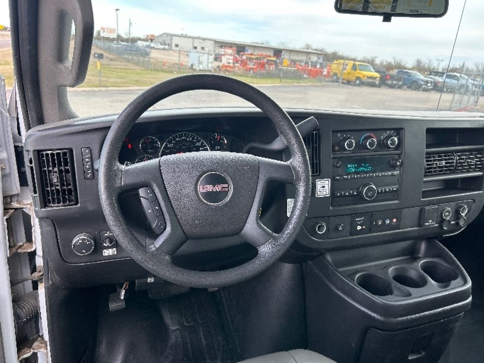 Light Duty Box Truck-Light and Medium Duty Trucks-GMC-2022-Savana G33903-Round Rock-TX-62,558\n\t\tmiles-$ 41,750 - Image 18