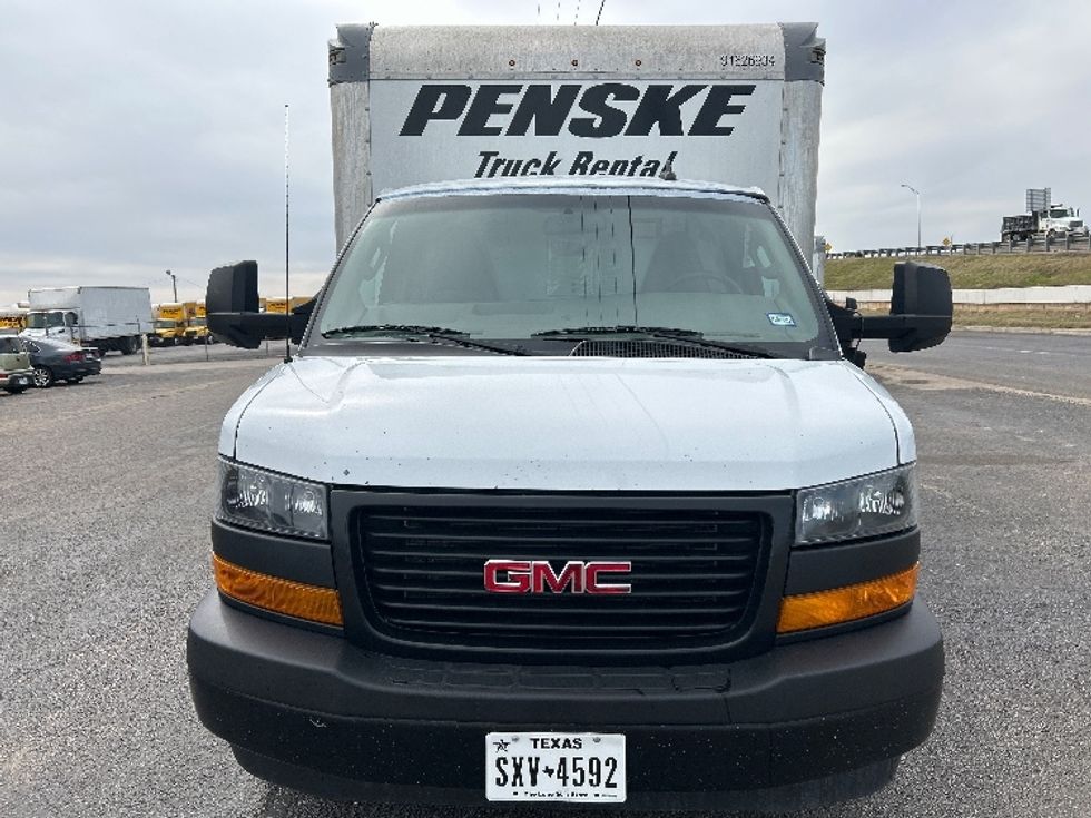 Light Duty Box Truck-Light and Medium Duty Trucks-GMC-2022-Savana G33903-Round Rock-TX-62,558\n\t\tmiles-$ 41,750 - Image 2