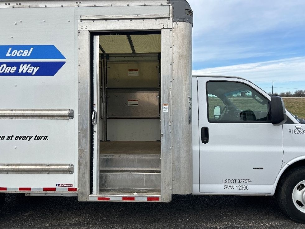 Light Duty Box Truck-Light and Medium Duty Trucks-GMC-2022-Savana G33903-Round Rock-TX-62,558\n\t\tmiles-$ 41,750 - Image 26