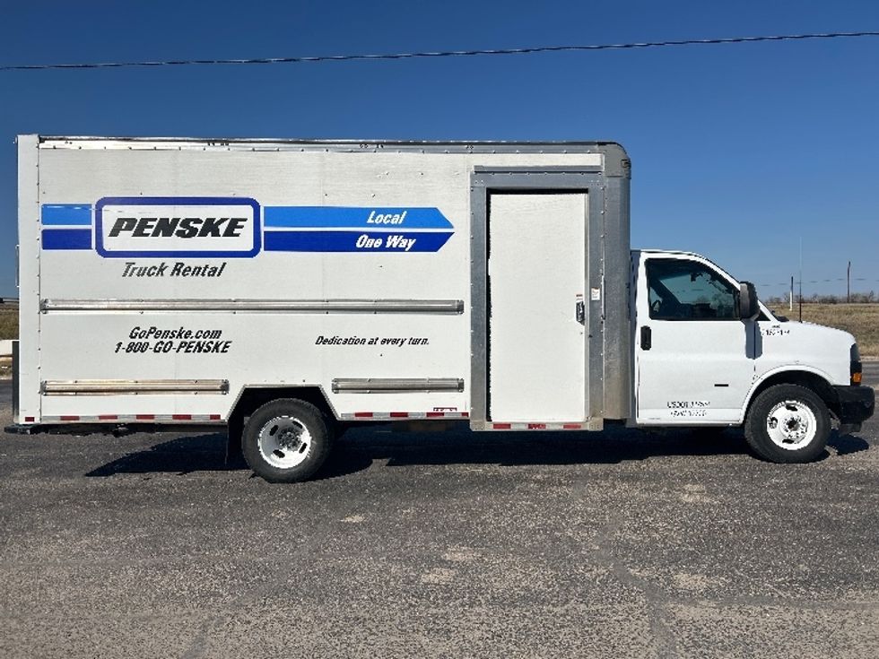 Light Duty Box Truck-Light and Medium Duty Trucks-GMC-2022-Savana G33903-Round Rock-TX-66,302\n\t\tmiles-$ 44,500 - Image 15