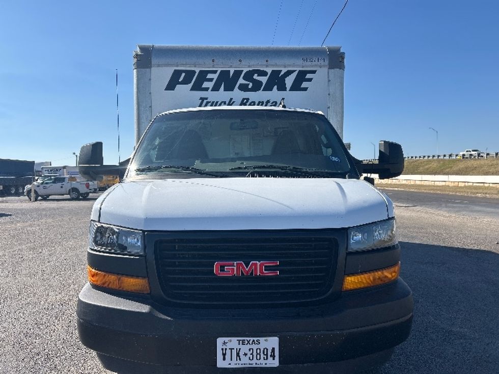 Light Duty Box Truck-Light and Medium Duty Trucks-GMC-2022-Savana G33903-Round Rock-TX-66,302\n\t\tmiles-$ 44,500 - Image 2