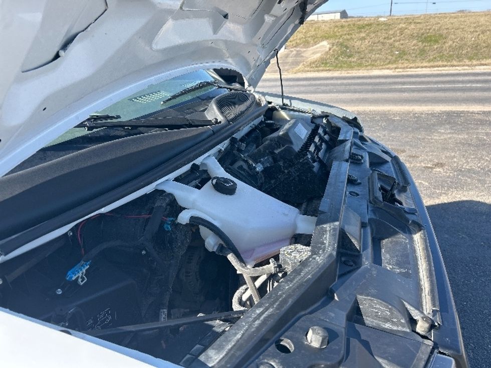 Light Duty Box Truck-Light and Medium Duty Trucks-GMC-2022-Savana G33903-Round Rock-TX-66,302\n\t\tmiles-$ 44,500 - Image 24