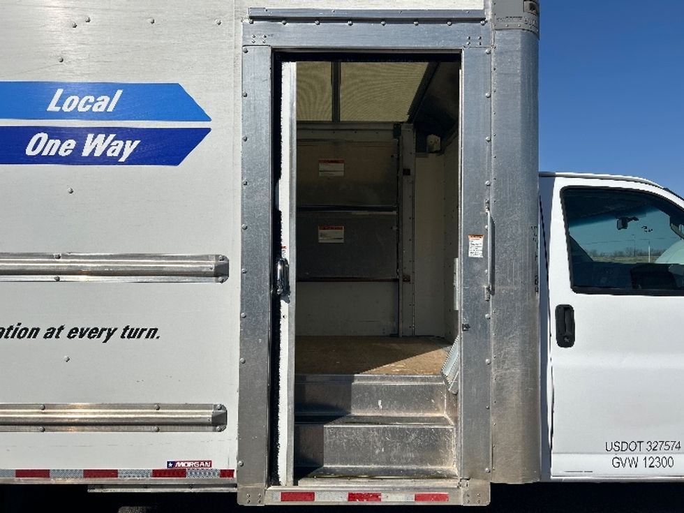 Light Duty Box Truck-Light and Medium Duty Trucks-GMC-2022-Savana G33903-Round Rock-TX-66,302\n\t\tmiles-$ 44,500 - Image 25