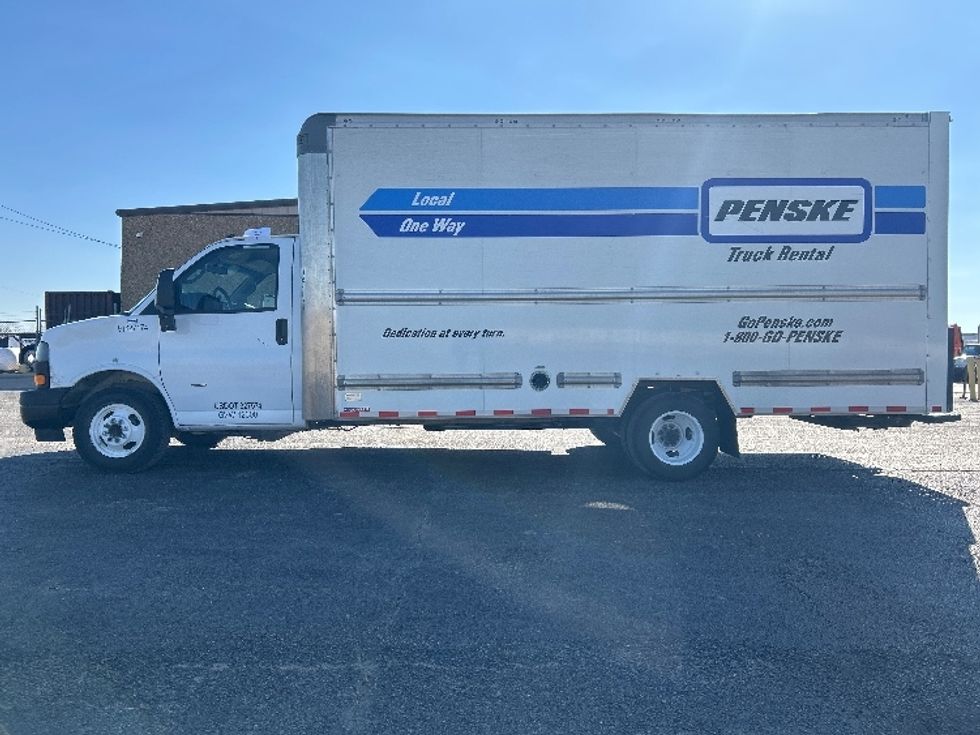 Light Duty Box Truck-Light and Medium Duty Trucks-GMC-2022-Savana G33903-Round Rock-TX-66,302\n\t\tmiles-$ 44,500 - Image 4