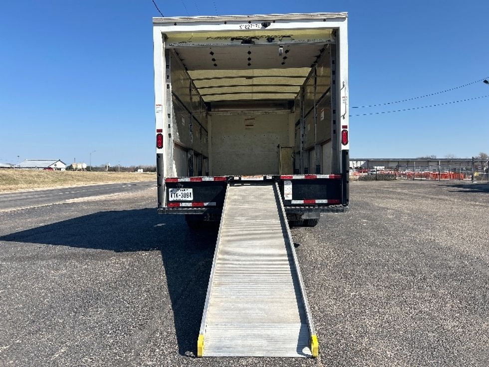 Light Duty Box Truck-Light and Medium Duty Trucks-GMC-2022-Savana G33903-Round Rock-TX-66,302\n\t\tmiles-$ 44,500 - Image 9