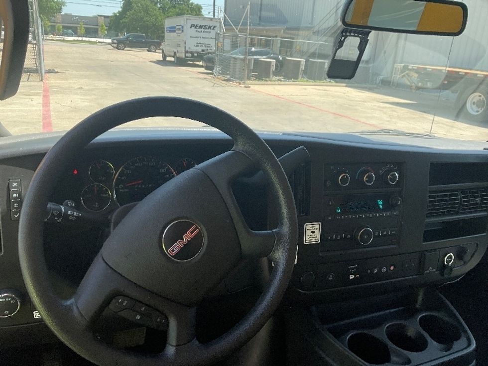 Light Duty Box Truck-Light and Medium Duty Trucks-GMC-2022-Savana G33903-Round Rock-TX-77,043\n\t\tmiles-$ 30,500 - Image 15