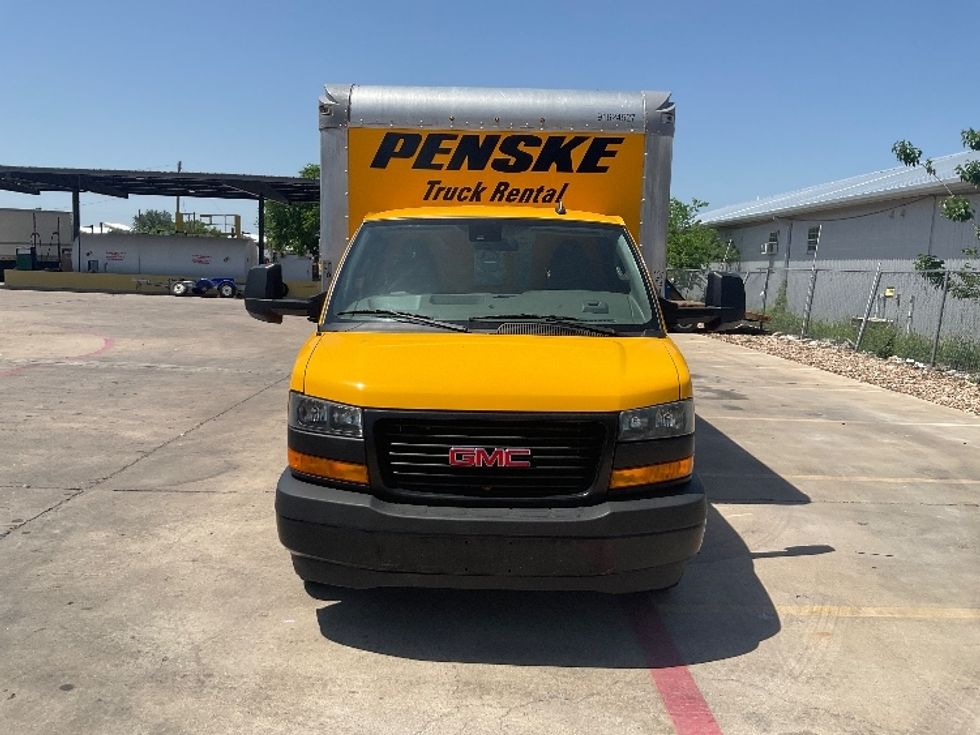 Light Duty Box Truck-Light and Medium Duty Trucks-GMC-2022-Savana G33903-Round Rock-TX-77,043\n\t\tmiles-$ 30,500 - Image 2