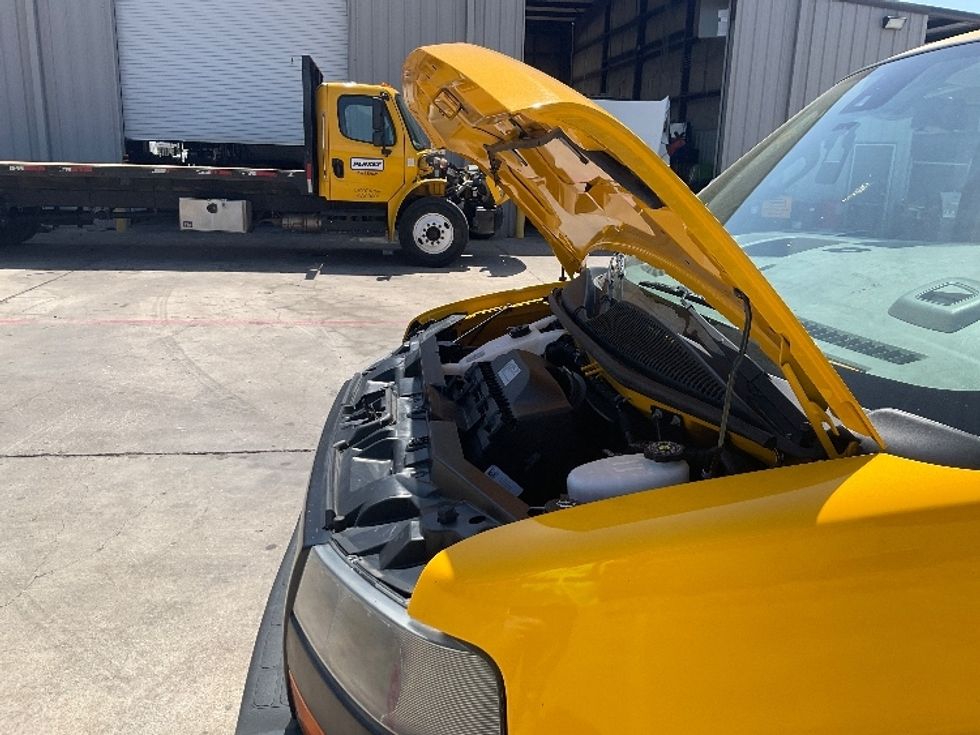 Light Duty Box Truck-Light and Medium Duty Trucks-GMC-2022-Savana G33903-Round Rock-TX-77,043\n\t\tmiles-$ 30,500 - Image 21