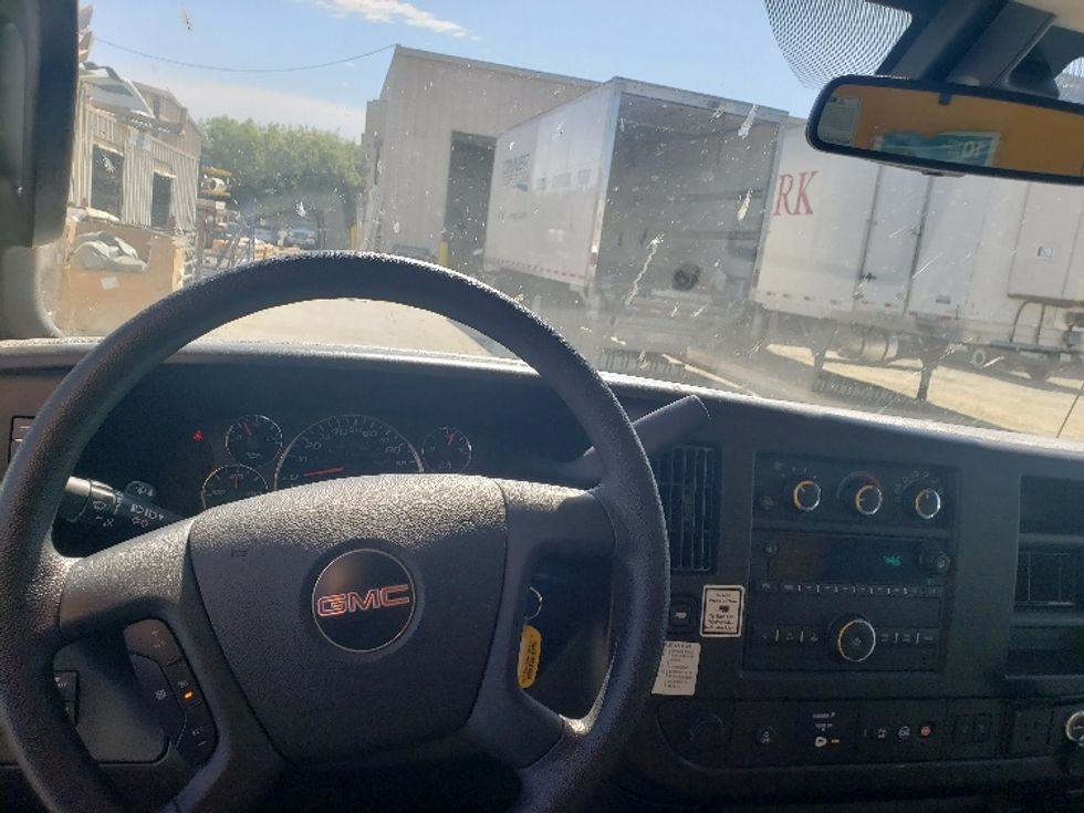 Light Duty Box Truck-Light and Medium Duty Trucks-GMC-2022-Savana G33903-Sacramento-CA-58,897\n\t\tmiles-$ 33,000 - Image 18