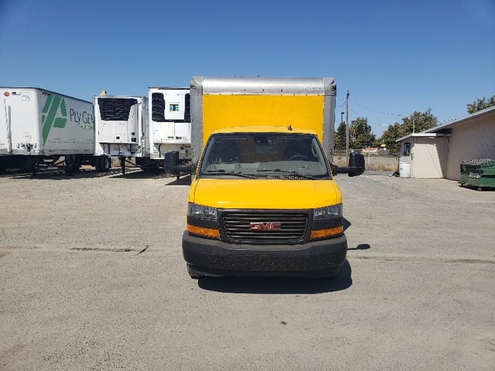 Light Duty Box Truck-Light and Medium Duty Trucks-GMC-2022-Savana G33903-Sacramento-CA-58,897\n\t\tmiles-$ 33,000 - Image 2