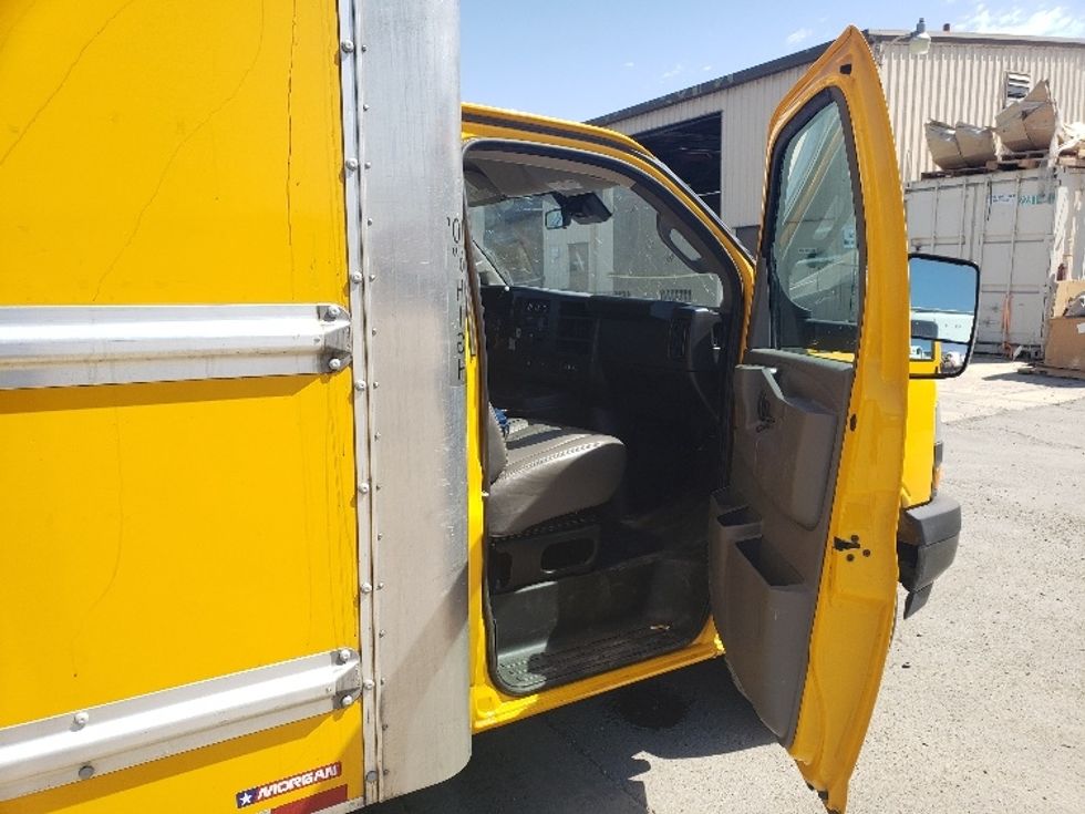 Light Duty Box Truck-Light and Medium Duty Trucks-GMC-2022-Savana G33903-Sacramento-CA-58,897\n\t\tmiles-$ 33,000 - Image 20