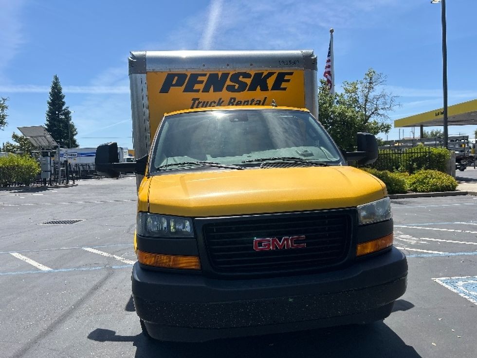 Light Duty Box Truck-Light and Medium Duty Trucks-GMC-2022-Savana G33903-Sacramento-CA-79,396\n\t\tmiles-$ 29,750 - Image 2