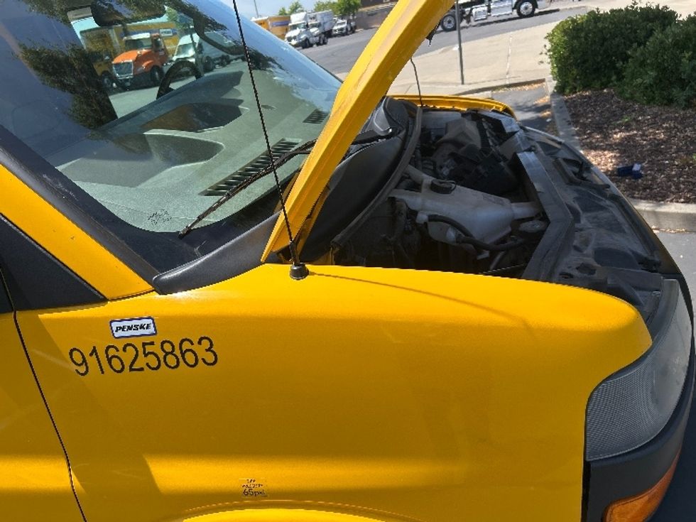 Light Duty Box Truck-Light and Medium Duty Trucks-GMC-2022-Savana G33903-Sacramento-CA-79,396\n\t\tmiles-$ 29,750 - Image 23