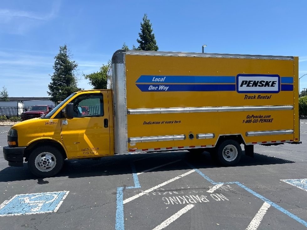 Light Duty Box Truck-Light and Medium Duty Trucks-GMC-2022-Savana G33903-Sacramento-CA-79,396\n\t\tmiles-$ 29,750 - Image 4