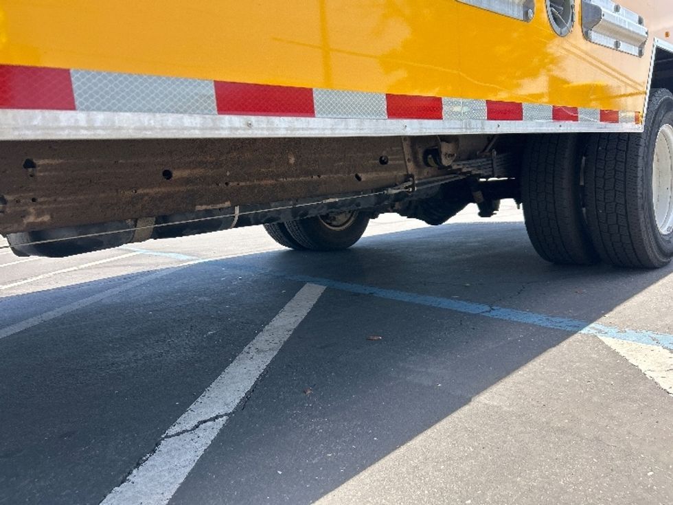 Light Duty Box Truck-Light and Medium Duty Trucks-GMC-2022-Savana G33903-Sacramento-CA-79,396\n\t\tmiles-$ 29,750 - Image 5