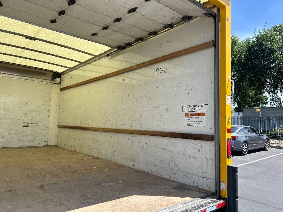 Light Duty Box Truck-Light and Medium Duty Trucks-GMC-2022-Savana G33903-Sacramento-CA-83,807\n\t\tmiles-$ 29,250 - Image 10