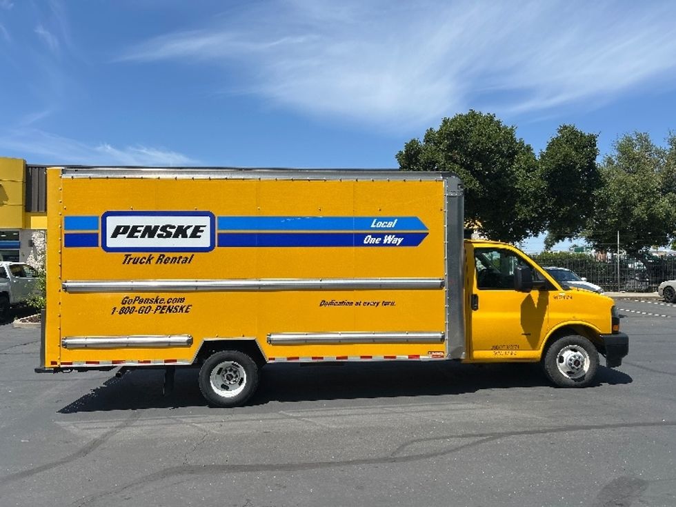 Light Duty Box Truck-Light and Medium Duty Trucks-GMC-2022-Savana G33903-Sacramento-CA-83,807\n\t\tmiles-$ 29,250 - Image 12