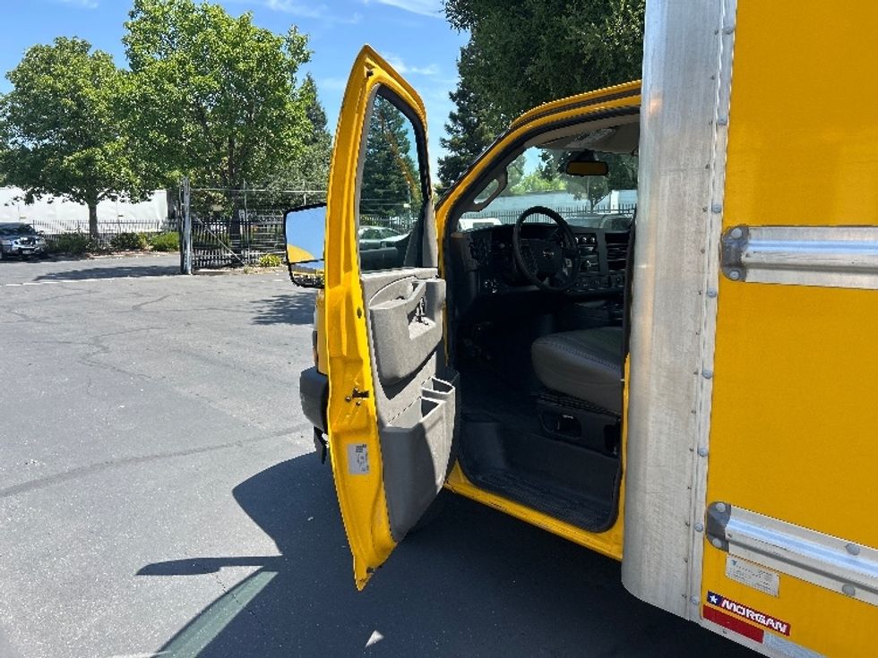 Light Duty Box Truck-Light and Medium Duty Trucks-GMC-2022-Savana G33903-Sacramento-CA-83,807\n\t\tmiles-$ 29,250 - Image 13