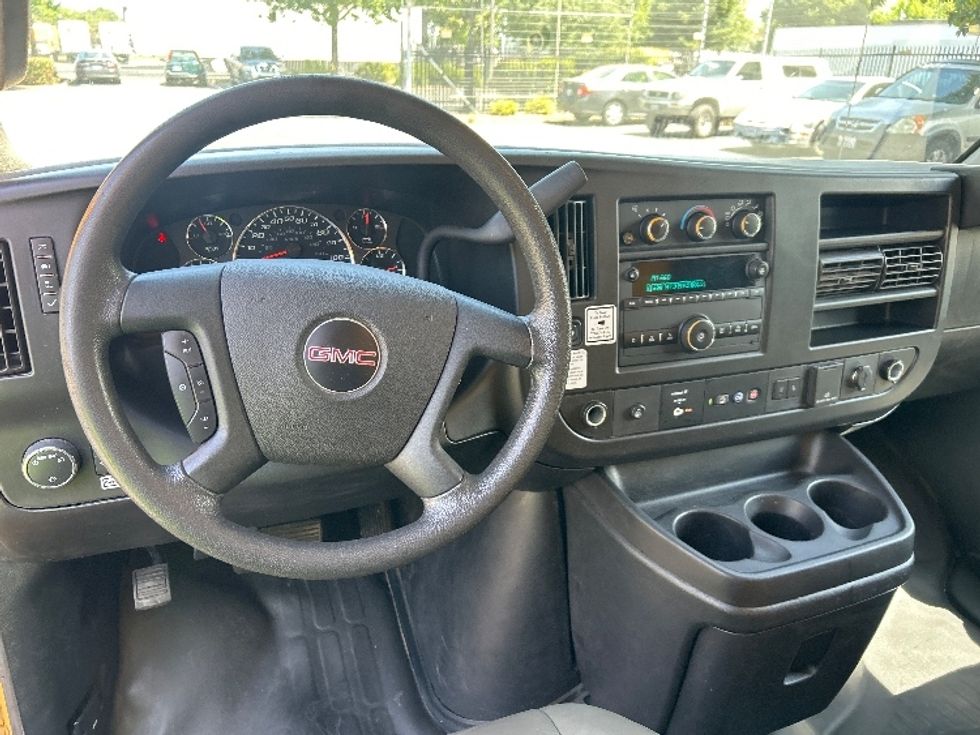 Light Duty Box Truck-Light and Medium Duty Trucks-GMC-2022-Savana G33903-Sacramento-CA-83,807\n\t\tmiles-$ 29,250 - Image 15