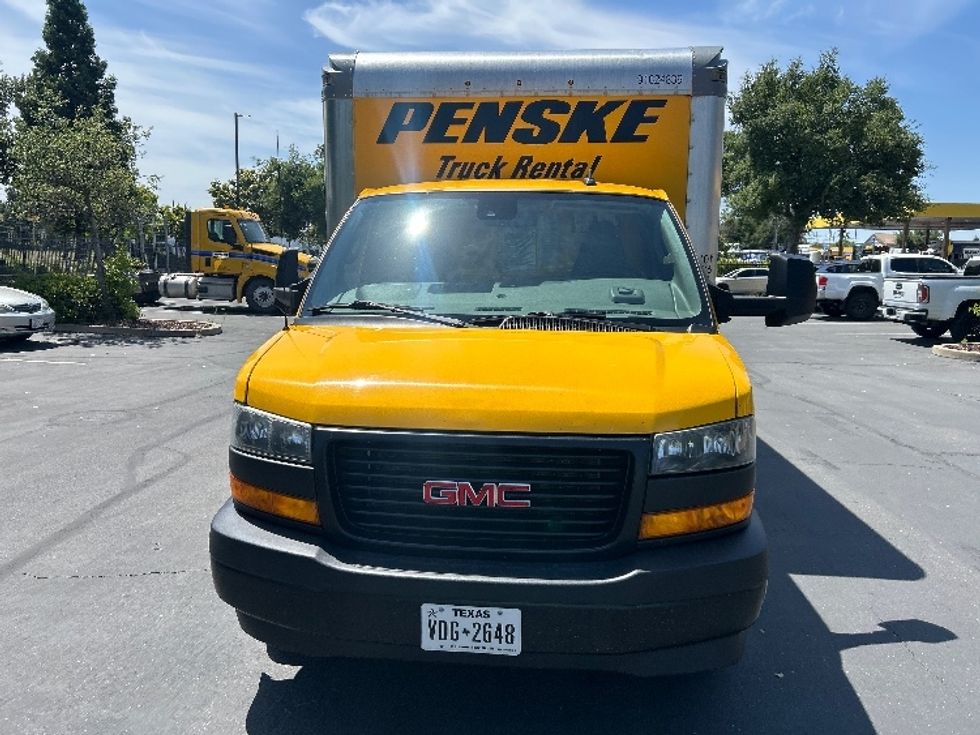 Light Duty Box Truck-Light and Medium Duty Trucks-GMC-2022-Savana G33903-Sacramento-CA-83,807\n\t\tmiles-$ 29,250 - Image 2