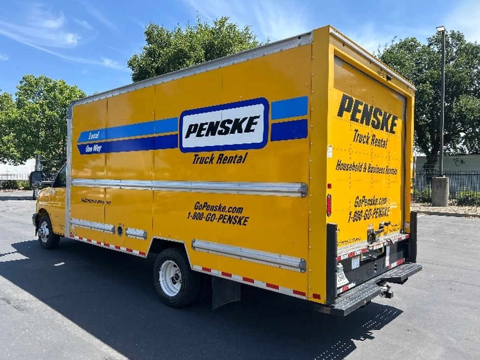 Light Duty Box Truck-Light and Medium Duty Trucks-GMC-2022-Savana G33903-Sacramento-CA-83,807\n\t\tmiles-$ 29,250 - Image 5