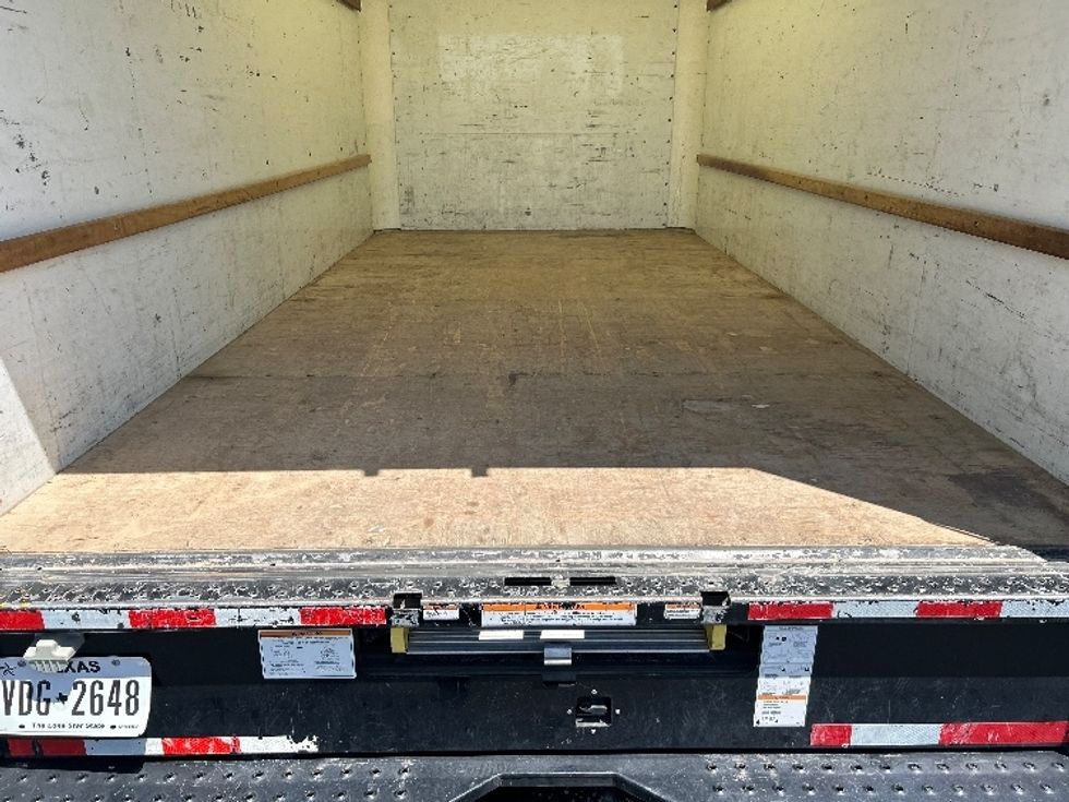 Light Duty Box Truck-Light and Medium Duty Trucks-GMC-2022-Savana G33903-Sacramento-CA-83,807\n\t\tmiles-$ 29,250 - Image 8