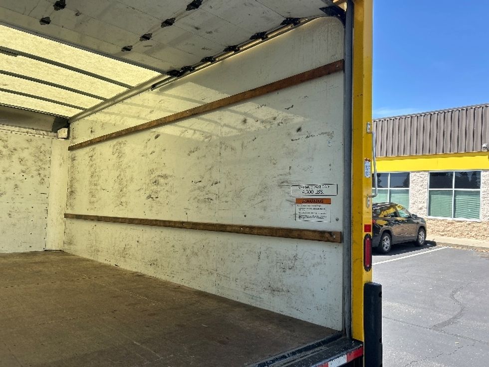 Light Duty Box Truck-Light and Medium Duty Trucks-GMC-2022-Savana G33903-Sacramento-CA-96,317\n\t\tmiles-$ 27,750 - Image 10