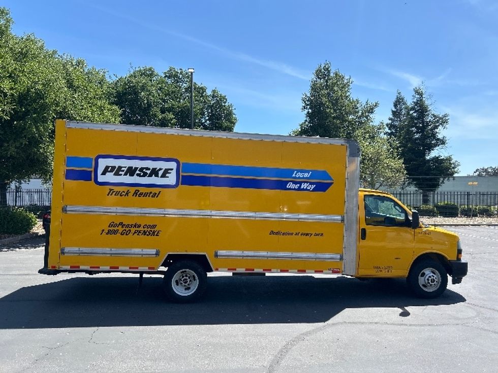 Light Duty Box Truck-Light and Medium Duty Trucks-GMC-2022-Savana G33903-Sacramento-CA-96,317\n\t\tmiles-$ 27,750 - Image 12